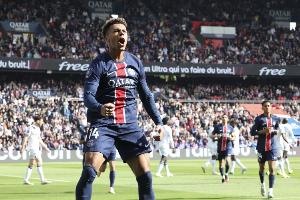 杜埃：今天的比赛像一场战斗 向穆西亚拉和多纳鲁马都表达支持