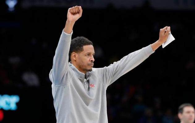 金年会-塞拉斯盛赞球员自发合练 火箭面对新赛季凝心聚力