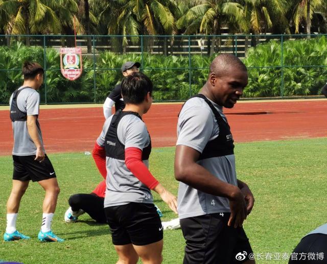 金年会官网-亚泰海口热身2胜3平3负 打造新阵容儒尼奥尔合练